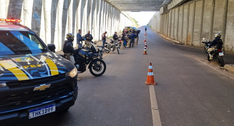 AÇÃO EFICIENTE - PRF apreende quatro motocicletas adulteradas e prende condutores na BR-364, em Porto Velho 
